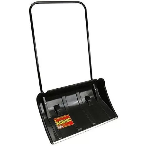 Движок сн/убор скрепер 860х500мм пласт. морозостойкий КАЙЛАС с метал. планкой НА КОЛЕСИКАХ